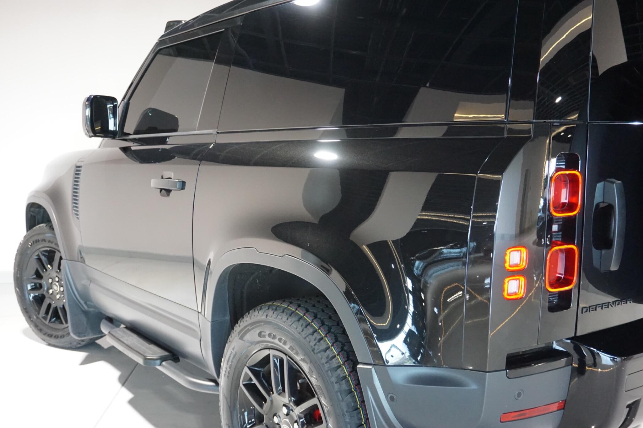 Land Rover Defender 90 3.0 D250 MHEV Hard Top SUV 3dr Diesel Auto 4WD SWB Euro 6 (s/s) (250 ps)